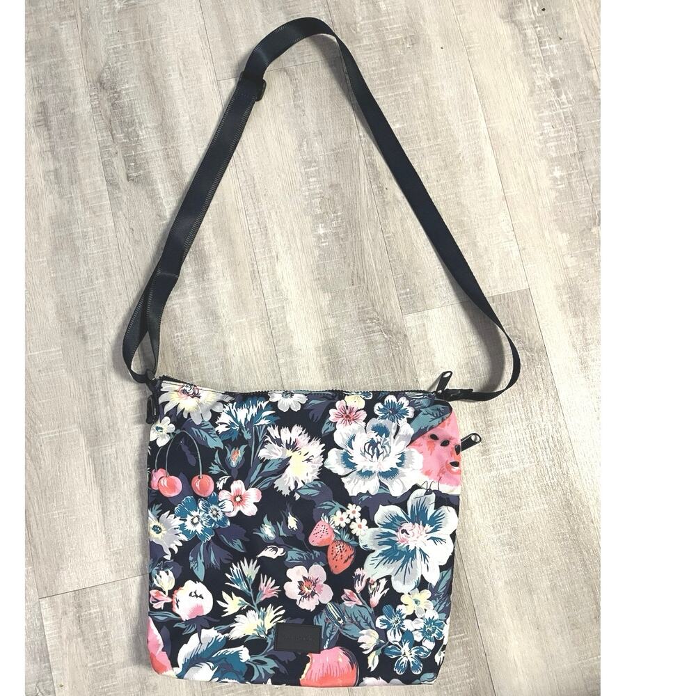 Vera Bradley Garden Picnic ReActive Hipster Nylon Crossbody Navy Floral Fruit